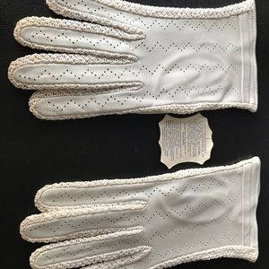 French lady LORET NEW VTG gloves beige Sz 6 3/4
